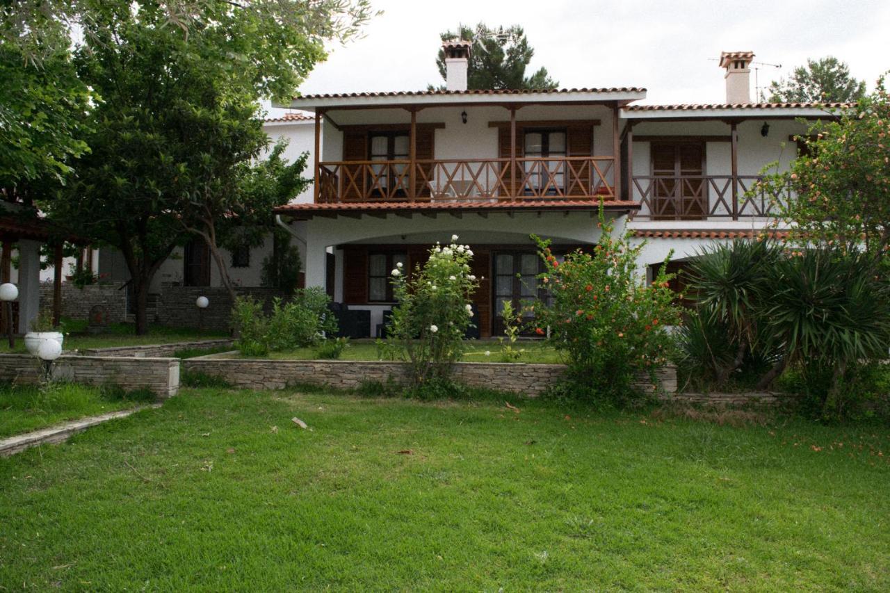 Mikiverna Houses By Miltiadis Kalyves Polygyrou الغرفة الصورة